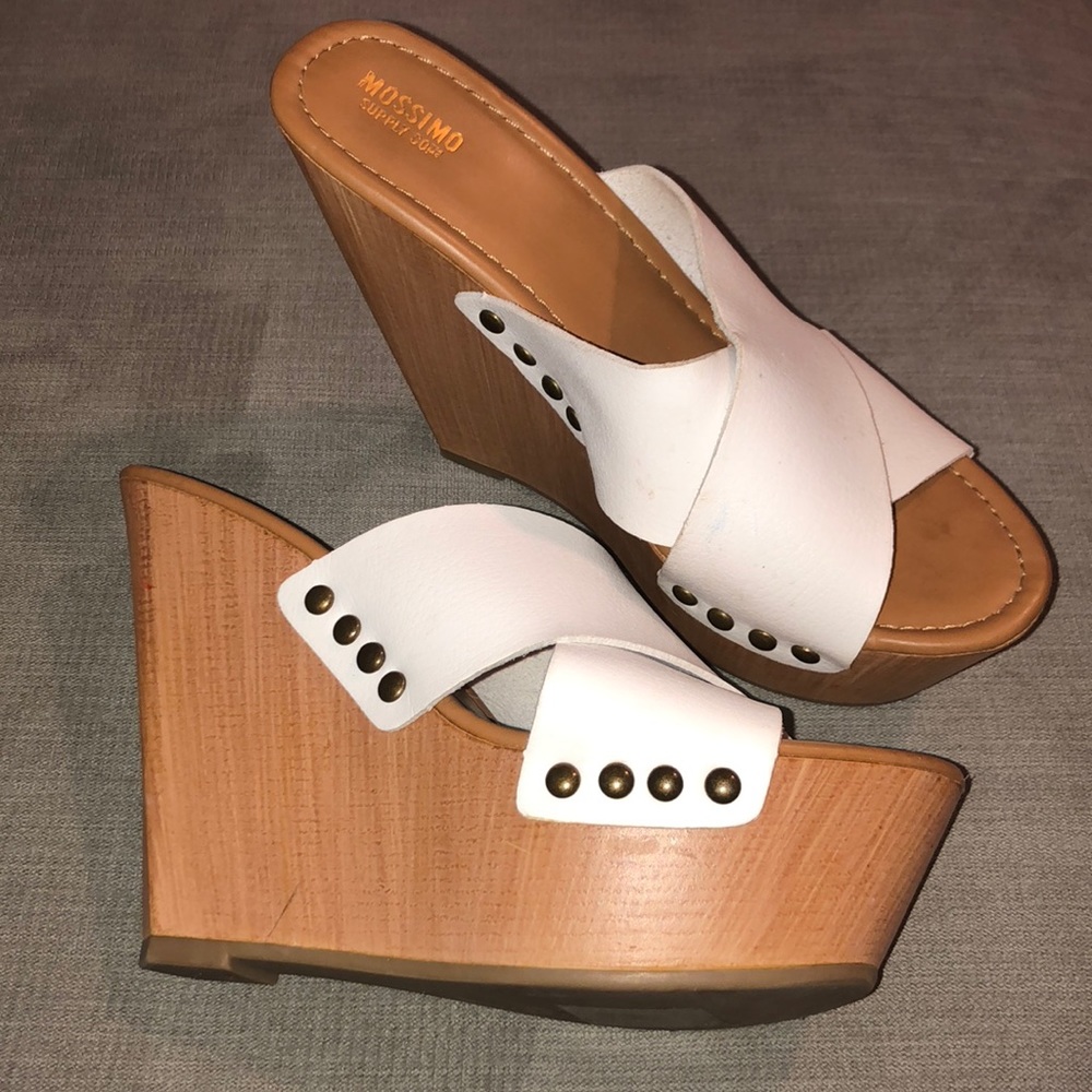 Mossimo Cute White Wedges
